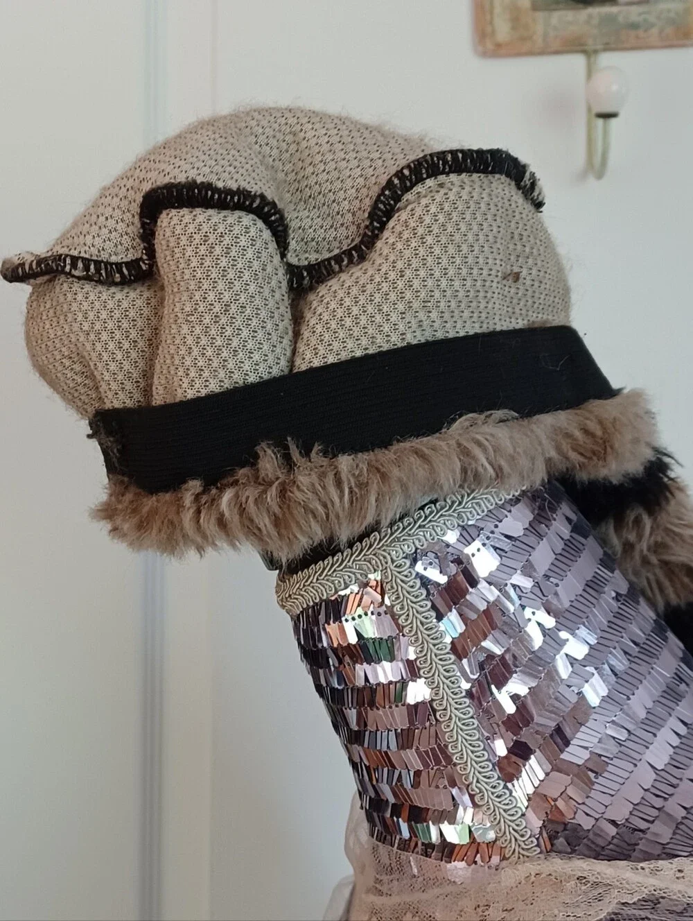 DISNEY THEME PARK DAVY CROCKETT RACCOON HAT FAUX FUR TAIL YOUTH: LG/XLG *FLAW*